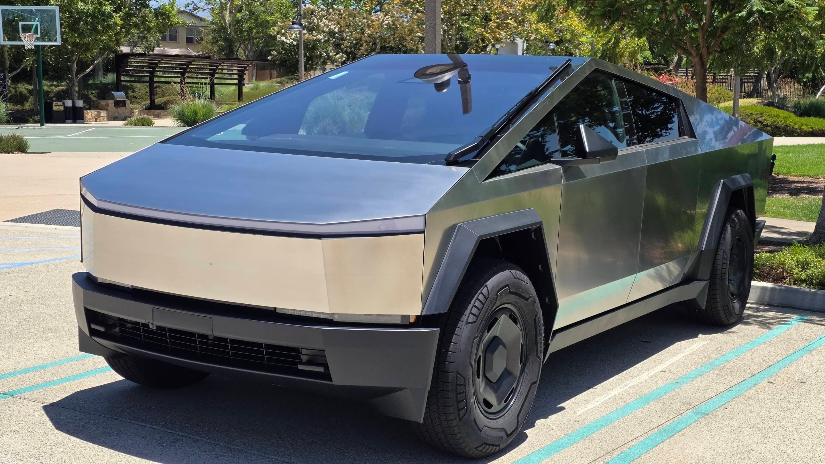 Tesla Cybertruck 2026